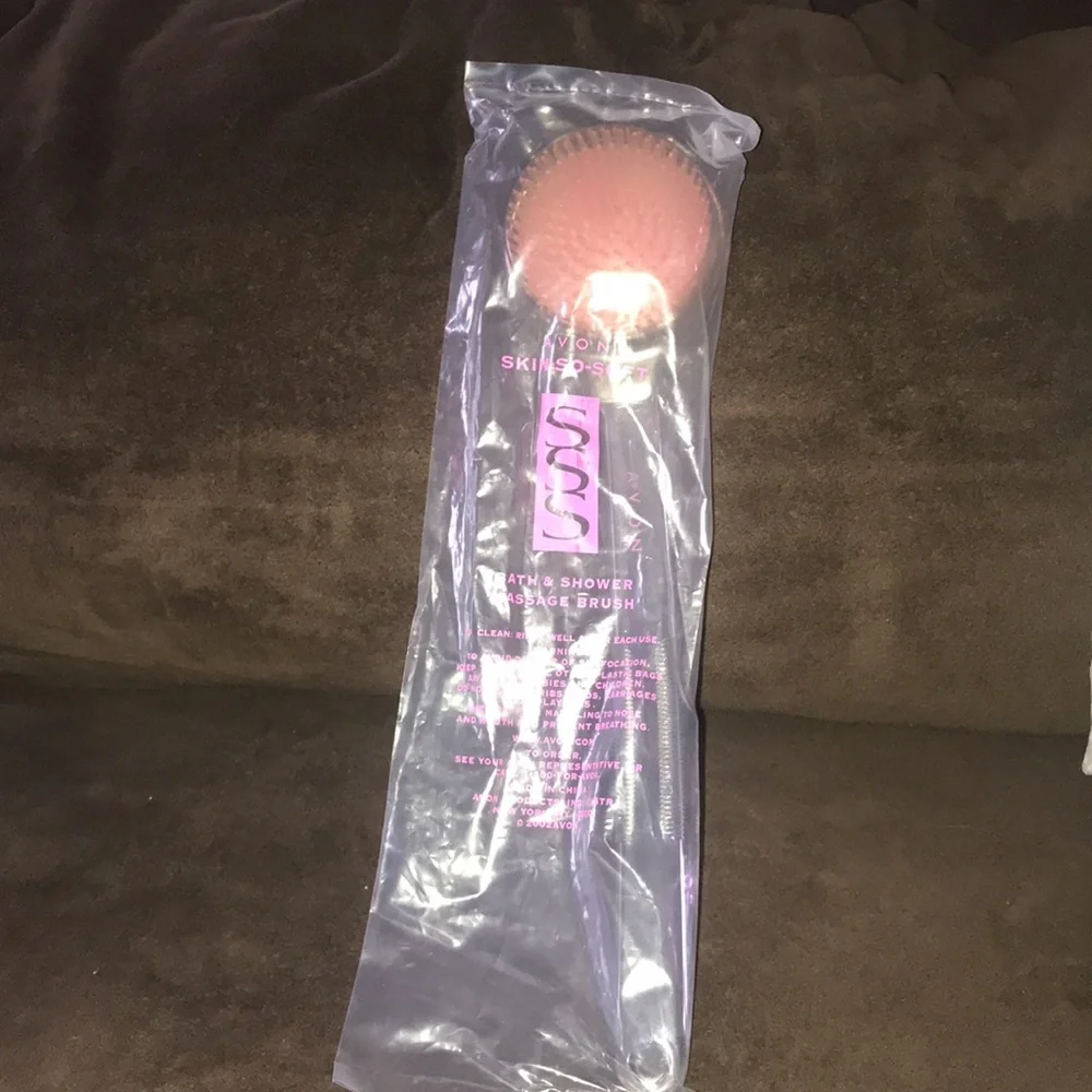 Avon 2002 Skin-So-Soft Bath and Shower Massage Brush Back Scrubber